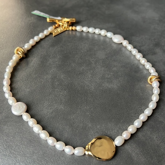 Biko Alouet Pearl Collar - Gold 265$ - Picture 5 of 7